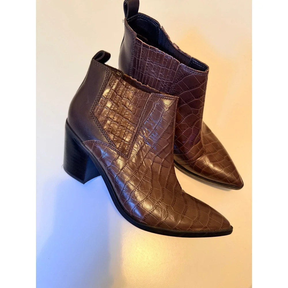 Marc Fisher Ankle Boots Size 8.5 Brown Yale Croc Embossed Leather Block Heel
